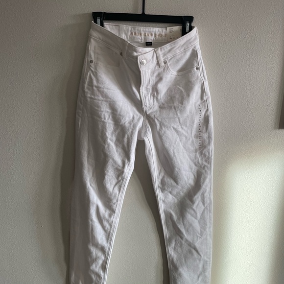 American Eagle Mom White Jeans - Picture 2 of 4